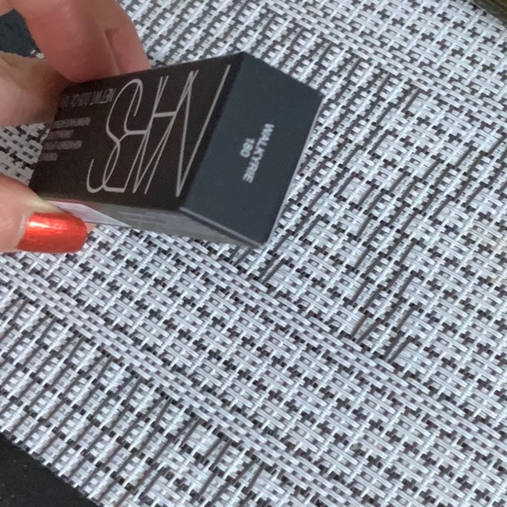 NARS Powermatte High-Intensity Lip Pencil color 180 WALKYRIE